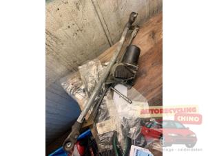 Begagnade Torkarmotor + mekanism Fiat Stilo (192A/B) 1.6 16V 3-Drs. Pris € 40,00 Marginaltabell erbjuds av Autorecycling Chino B.V.