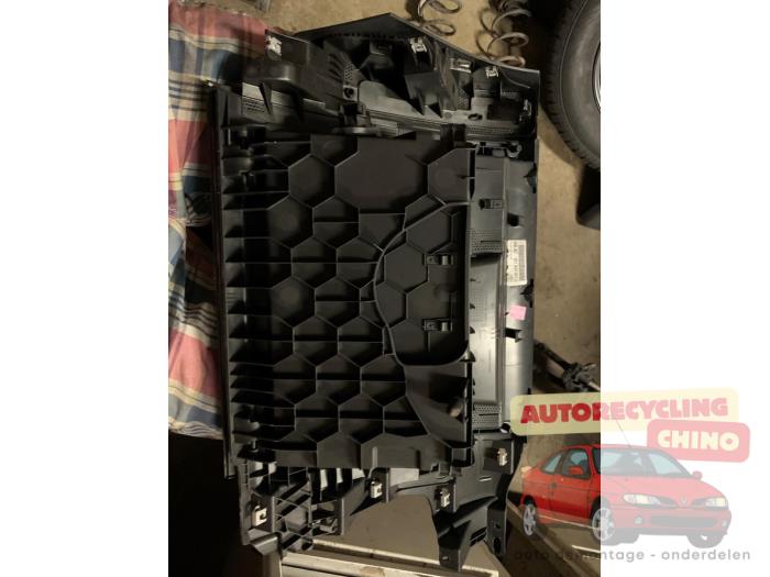 Handskfack från en Volkswagen Up! (121) 1.0 12V 60 2013