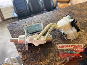 Begagnade Huvudcylinder Opel Meriva 1.6 Pris € 25,00 Marginaltabell erbjuds av Autorecycling Chino B.V.