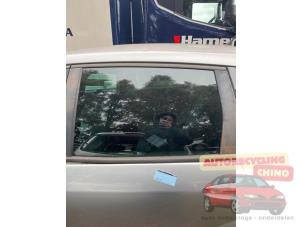 Gebruikte Portierruit 4Deurs links-achter Fiat Croma (194) 1.9 D Multijet 16V Prijs € 40,00 Margeregeling aangeboden door Autorecycling Chino B.V.