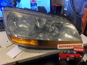 Begagnade Strålkastare, höger Fiat Idea (350AX) 1.4 Pris € 50,00 Marginaltabell erbjuds av Autorecycling Chino B.V.