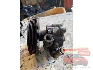 Begagnade Servostyrningspump Volkswagen Passat Variant (3B6) 2.0 20V Pris € 25,00 Marginaltabell erbjuds av Autorecycling Chino B.V.