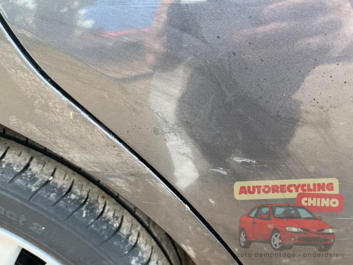 Portier 4Deurs rechts-achter van een Toyota Auris (E15) 2.0 D-4D-F 16V 2009