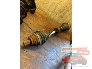 Używane Drivaxel, vänster fram Audi A3 (8P1) 2.0 16V FSI Cena € 40,00 Procedura marży oferowane przez Autorecycling Chino B.V.