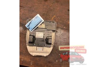 Begagnade Innerbelysning, fram Mercedes B (W245) 2.0 B-180 CDI 16V Pris € 100,00 Marginaltabell erbjuds av Autorecycling Chino B.V.