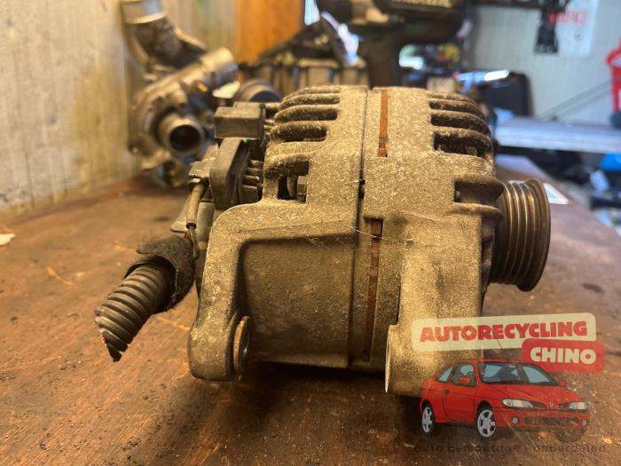 Dynamo från en Opel Zafira (F75) 1.8 16V 2004