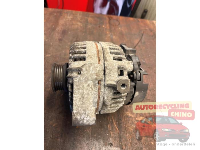 Dynamo från en Opel Zafira (F75) 1.8 16V 2004