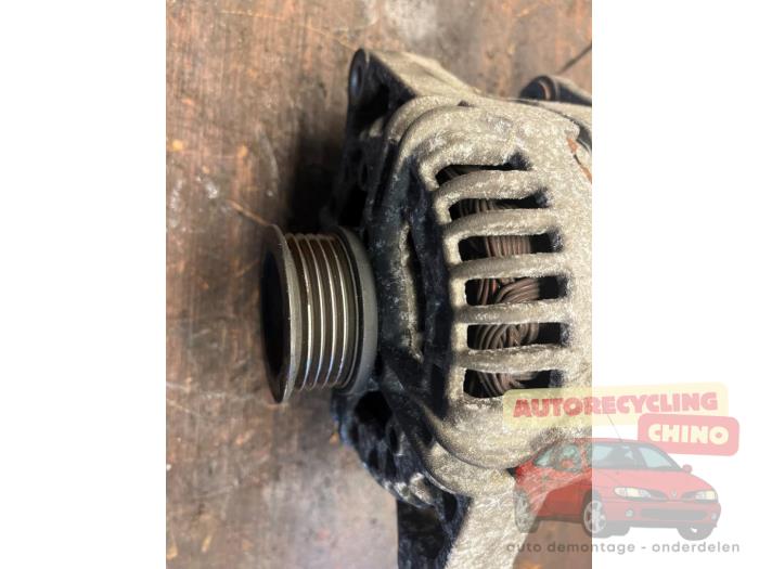 Dynamo från en Opel Zafira (F75) 1.8 16V 2004