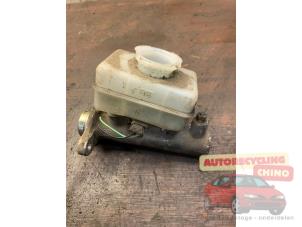 Używane Glówny cylinder hamulcowy Subaru Forester (SF) 2.0 16V Cena € 25,00 Procedura marży oferowane przez Autorecycling Chino B.V.