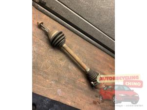 Używane Drivaxel, vänster fram Audi A3 (8P1) 2.0 16V FSI Cena € 35,00 Procedura marży oferowane przez Autorecycling Chino B.V.