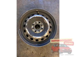 Begagnade Hjul Fiat Panda (169) 1.2 Fire Pris € 25,00 Marginaltabell erbjuds av Autorecycling Chino B.V.