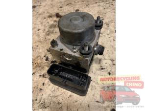 Begagnade ABS-pump Peugeot 107 1.0 12V Pris € 35,00 Marginaltabell erbjuds av Autorecycling Chino B.V.