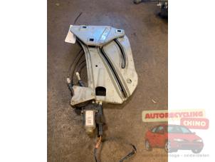 Gebruikte Raammechaniek 2Deurs links-achter Renault Megane II CC (EM) 1.6 16V Prijs € 200,00 Margeregeling aangeboden door Autorecycling Chino B.V.