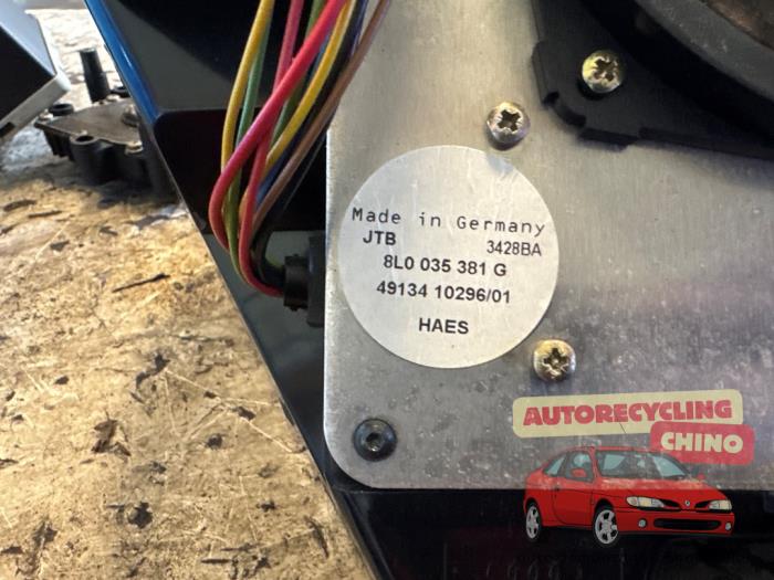 Subwoofer z Audi A3 (8L1) 1.6 1998