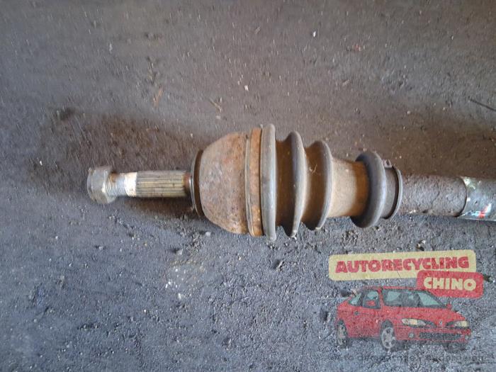 Drivaxel, vänster fram från en Renault Express/Rapid/Extra 1.1 1987