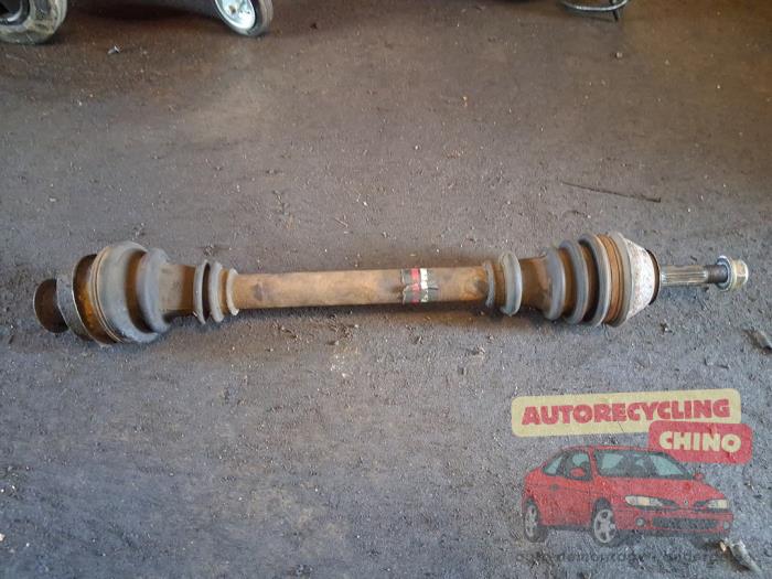 Drivaxel, höger fram från en Renault Express/Rapid/Extra 1.1 1987