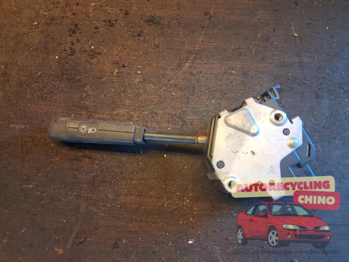 Ljusbrytare från en Renault Express/Rapid/Extra 1.1 1987