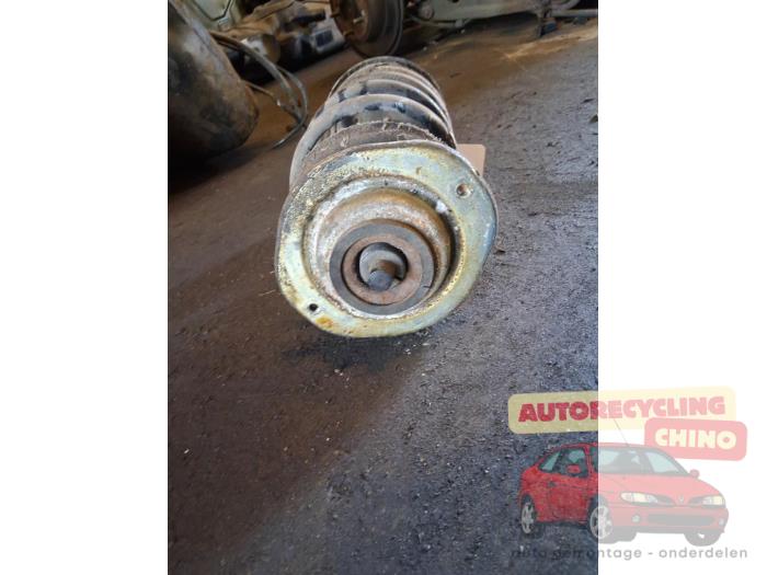 Stötdämpare, höger fram från en Renault Express/Rapid/Extra 1.1 1987