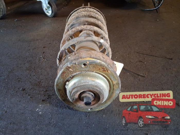 Stötdämpare, vänster fram från en Renault Express/Rapid/Extra 1.1 1987