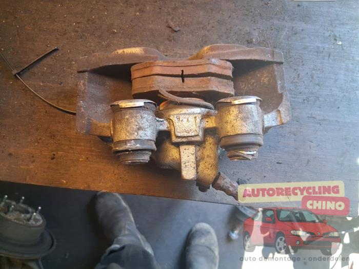 Främre bromsok, vänster från en Renault Express/Rapid/Extra 1.1 1987
