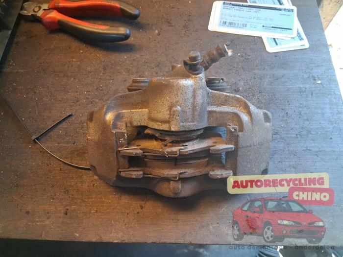 Främre bromsok, vänster från en Renault Express/Rapid/Extra 1.1 1987