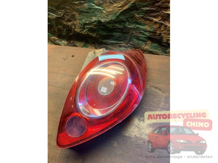 Achterlicht rechts van een Ford Ka II 1.2 2010