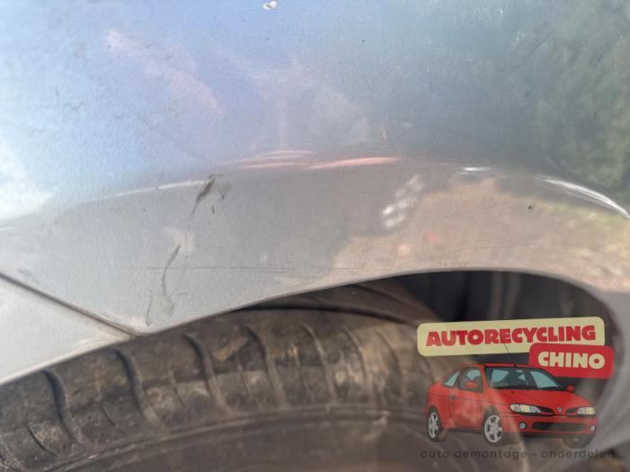 Framskärm, vänster från en Mazda 2 (NB/NC/ND/NE) 1.4 16V 2005