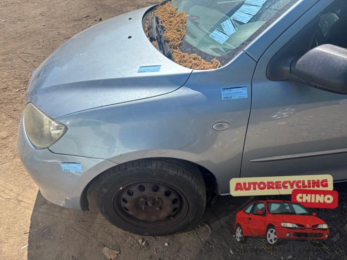 Framskärm, vänster från en Mazda 2 (NB/NC/ND/NE) 1.4 16V 2005