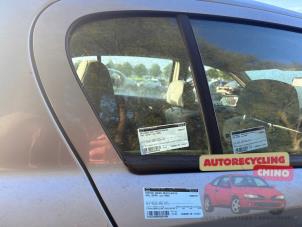 Gebruikte Driehoeks Ruit rechts-achter Opel Astra H (L48) 1.6 16V Twinport Prijs € 50,00 Margeregeling aangeboden door Autorecycling Chino B.V.