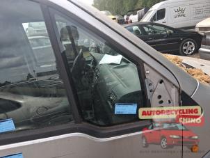 Begagnade Sidofönster, höger fram Ford Transit Connect 1.8 TDCi 90 Pris € 40,00 Marginaltabell erbjuds av Autorecycling Chino B.V.
