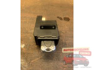 Begagnade Tändningslås + nyckel Alfa Romeo 159 Sportwagon (939BX) 1.9 JTS 16V Pris € 75,00 Marginaltabell erbjuds av Autorecycling Chino B.V.