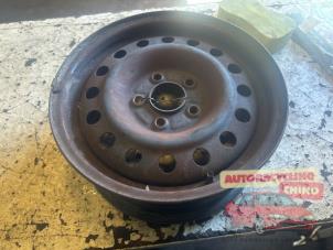 Używane Zestaw obreczy Nissan Almera Tino (V10M) 1.8 16V Cena € 60,00 Procedura marży oferowane przez Autorecycling Chino B.V.