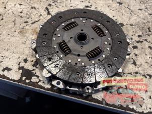 Używane Zestaw sprzegla (kompletny) Ford Transit Connect 1.8 TDdi LWB Euro 4 Cena € 75,00 Procedura marży oferowane przez Autorecycling Chino B.V.