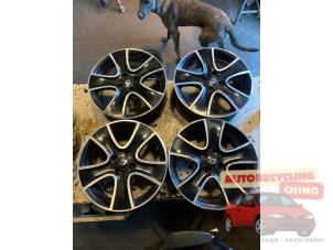 Używane Zestaw obreczy sportowych Renault Megane II CC (EM) 1.6 16V Cena € 200,00 Procedura marży oferowane przez Autorecycling Chino B.V.