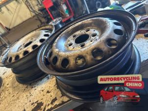 Używane Zestaw obreczy Mercedes Vito Cena € 35,00 Procedura marży oferowane przez Autorecycling Chino B.V.