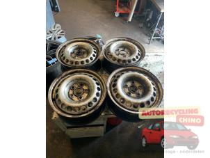 Używane Zestaw obreczy sportowych Volkswagen Transporter T5 1.9 TDi Cena € 160,00 Procedura marży oferowane przez Autorecycling Chino B.V.