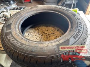 Używane Opona Mercedes Viano Cena € 45,00 Procedura marży oferowane przez Autorecycling Chino B.V.