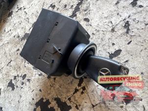 Begagnade Tändningslås + nyckel Mercedes A (W169) 1.7 A-170 5-Drs. Pris € 65,00 Marginaltabell erbjuds av Autorecycling Chino B.V.
