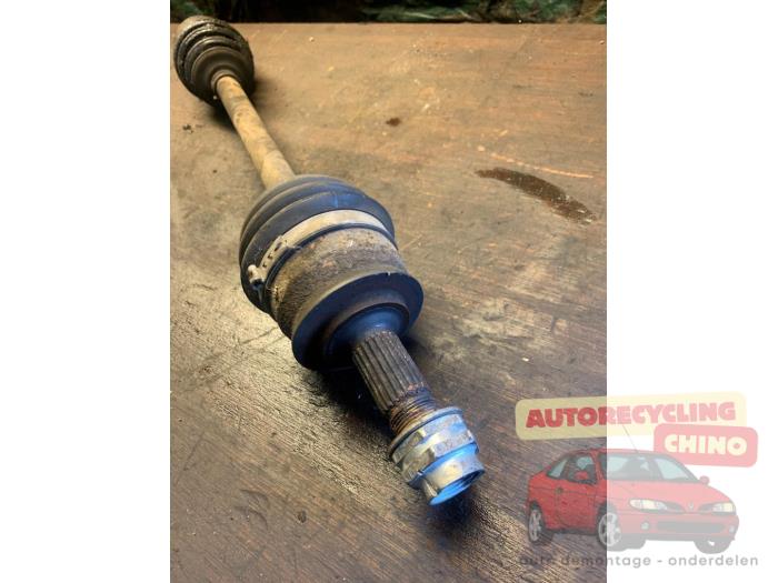 Aandrijfas links-voor van een Ford Ka II 1.2 2010