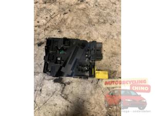 Begagnade Styrvinkelsensor Volkswagen Caddy III (2KA,2KH,2CA,2CH) 1.9 TDI Pris € 50,00 Marginaltabell erbjuds av Autorecycling Chino B.V.