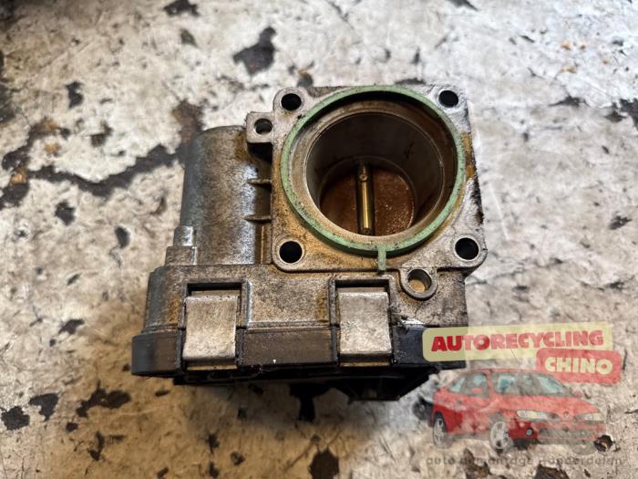 Gasklephuis van een Ford Ka II 1.2 2010