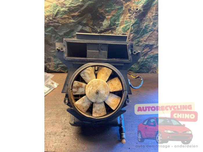 Fläktmotor för uppvärmning och ventilation från en Renault Express/Rapid/Extra 1.1 1987
