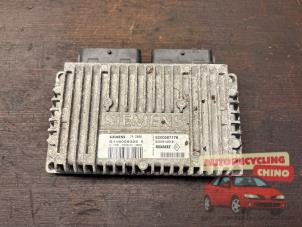 Używane Sterownik skrzyni automatycznej Renault Scénic II (JM) 2.0 16V Cena € 100,00 Procedura marży oferowane przez Autorecycling Chino B.V.