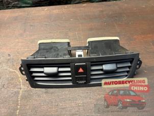 Gebruikte Luchtrooster Dashboard Suzuki Celerio (LF) 1.0 12V Dualjet Prijs € 30,00 Margeregeling aangeboden door Autorecycling Chino B.V.