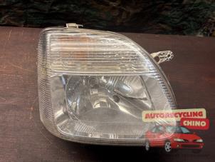 Begagnade Strålkastare, höger Opel Agila (A) 1.2 16V Pris € 25,00 Marginaltabell erbjuds av Autorecycling Chino B.V.