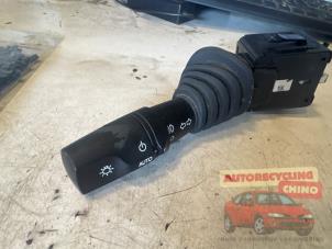 Begagnade Indikatorbrytare Chevrolet Captiva (C100) 3.2 V6 24V 4x4 Pris € 30,00 Marginaltabell erbjuds av Autorecycling Chino B.V.