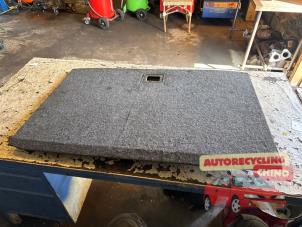 Gebruikte Hoedenplank Volkswagen Polo V (6R) 1.2 TDI 12V BlueMotion Prijs € 50,00 Margeregeling aangeboden door Autorecycling Chino B.V.