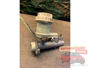 Używane Glówny cylinder hamulcowy Mitsubishi Carisma 1.6i 16V Cena € 35,00 Procedura marży oferowane przez Autorecycling Chino B.V.