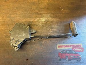 Używane Winda kola zapasowego Peugeot 308 SW (4E/H) 1.6 VTI 16V Cena € 90,00 Procedura marży oferowane przez Autorecycling Chino B.V.