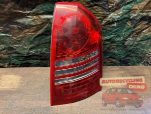 Używane Tylne swiatlo pozycyjne prawe Chrysler 300 C 3.5 V6 24V Cena € 75,00 Procedura marży oferowane przez Autorecycling Chino B.V.
